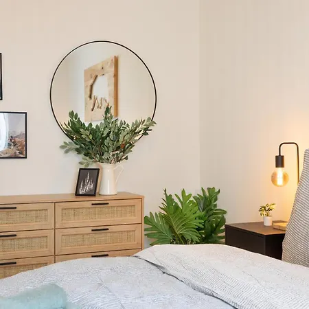 Spacious & Modern - Balcony & Parking Spiez