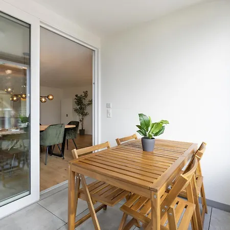 Apartment Spacious & Modern - Balcony & Parking