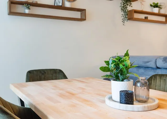 Apartment Spacious & Modern - Balcony & Parking *