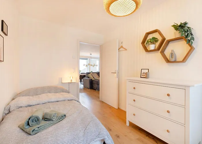 Appartement Spacious & Modern - Balcony & Parking