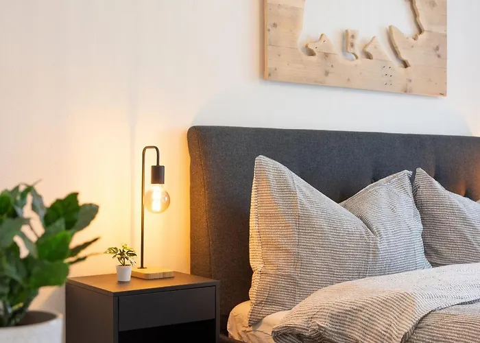 Spacious & Modern - Balcony & Parking