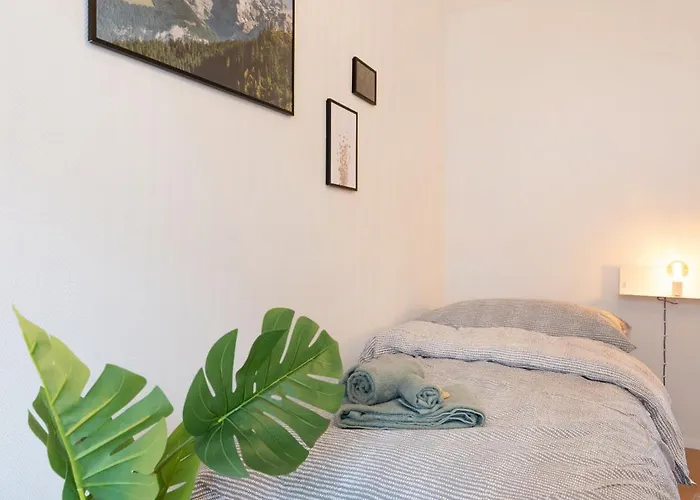 Spacious & Modern - Balcony & Parking Appartement