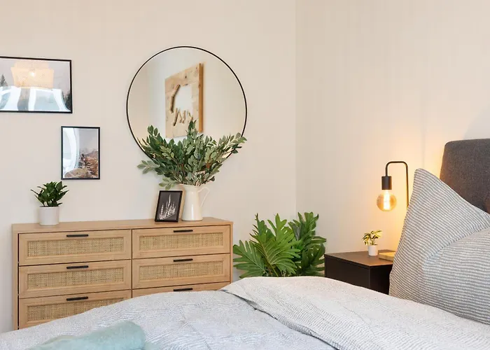 Spacious & Modern - Balcony & Parking Spiez