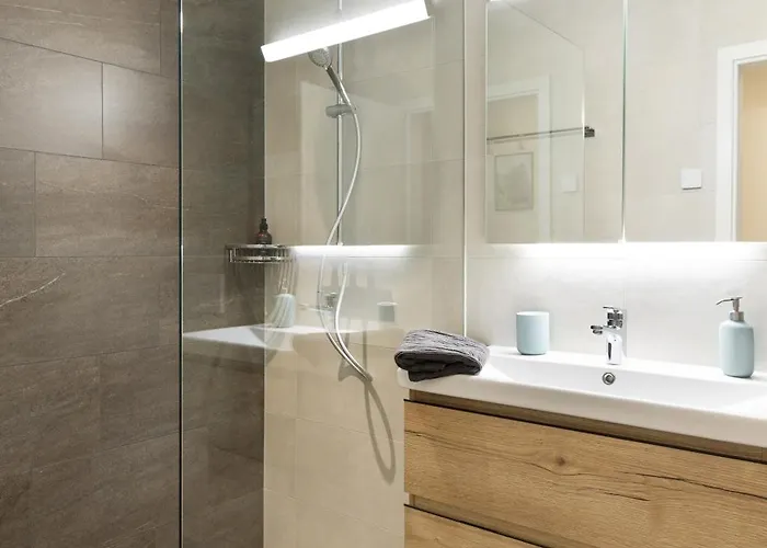 Spacious & Modern - Balcony & Parking Appartement *