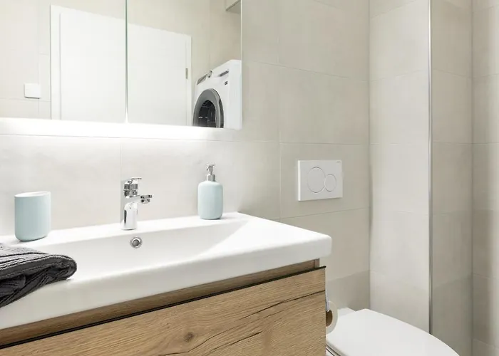 Appartement Spacious & Modern - Balcony & Parking *