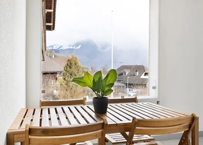 Spacious & Modern - Balcony & Parking