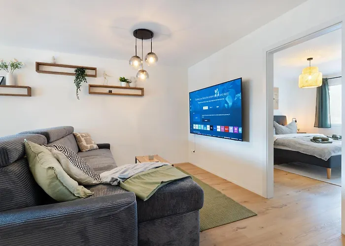 Spacious & Modern - Balcony & Parking 公寓 *