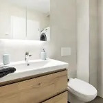 Apartamento Spacious & Modern - Balcony & Parking *